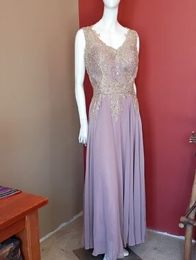Cindy Collection  Elegant Lavender Evening Gown with Beaded Lace Bodice Size XL